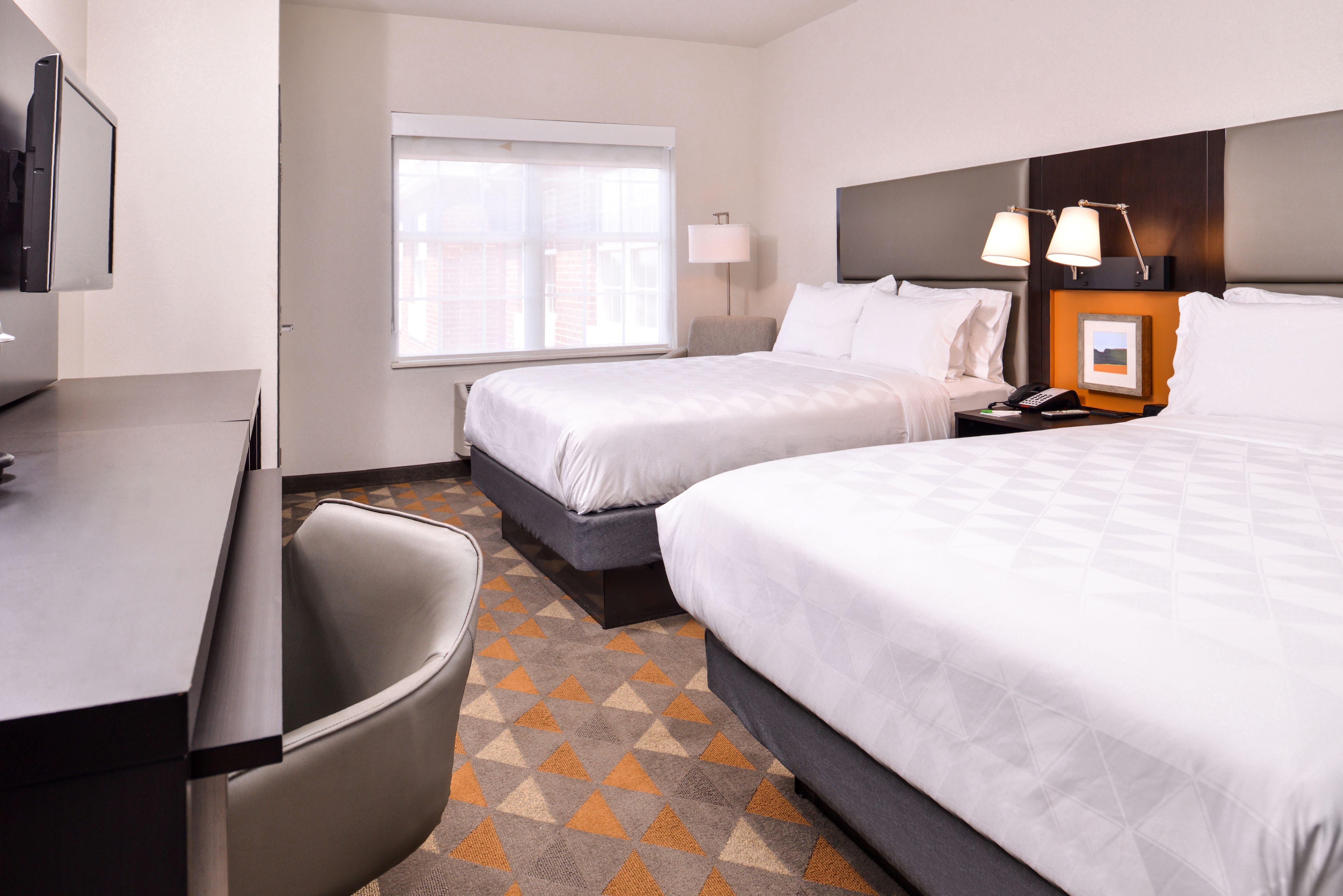 Holiday Inn And Suites Addison By Ihg Exterior foto