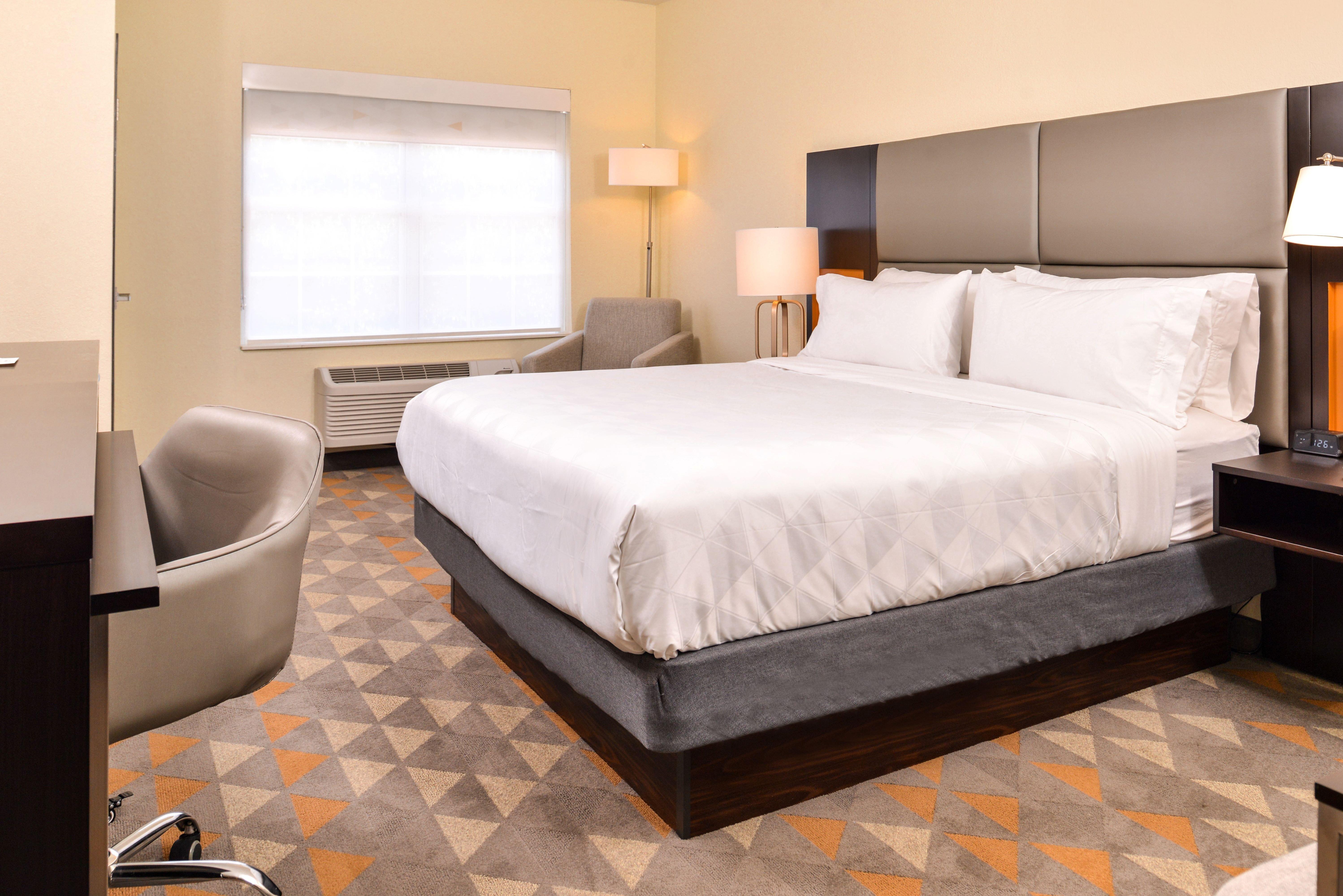 Holiday Inn And Suites Addison By Ihg Exterior foto