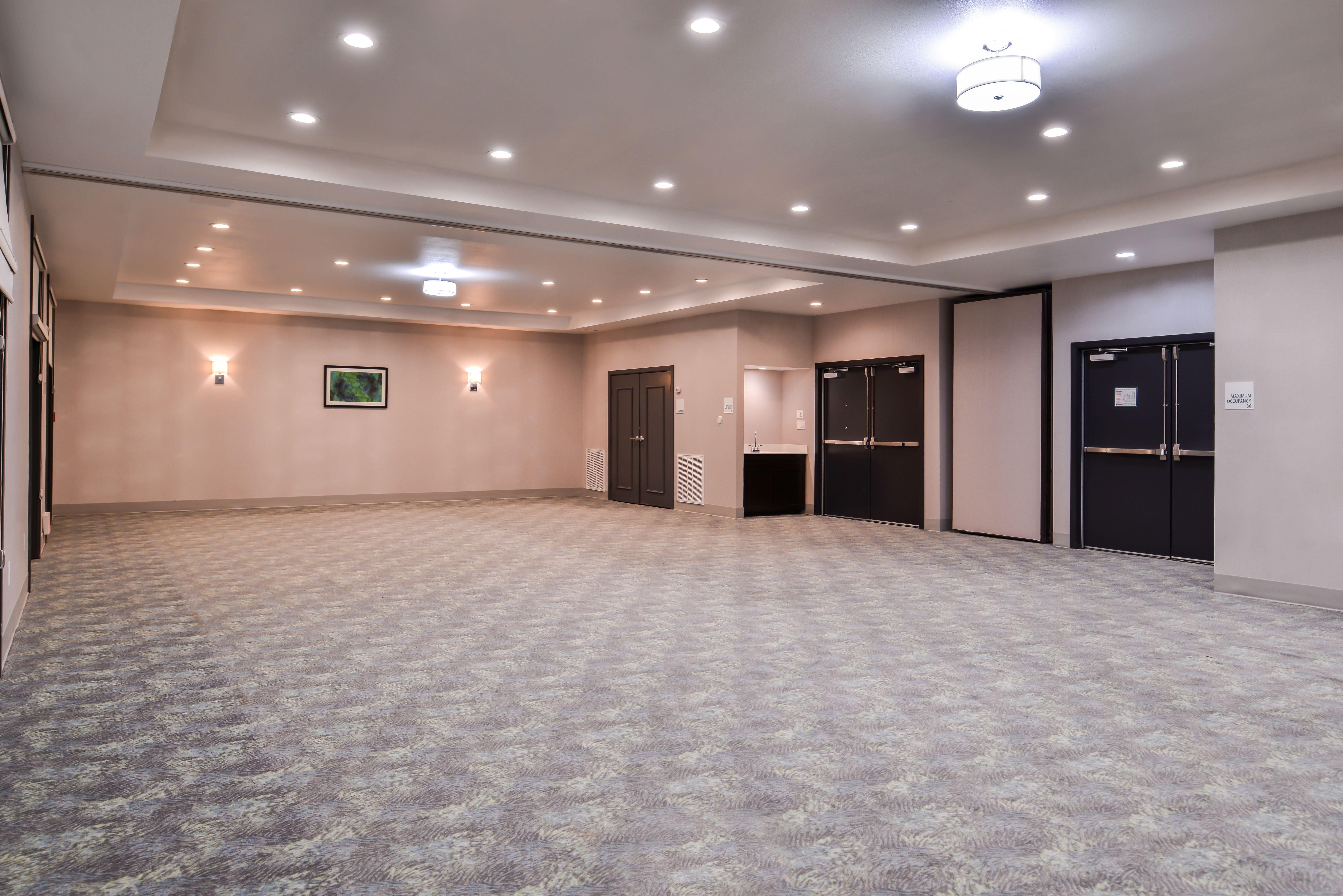 Holiday Inn And Suites Addison By Ihg Exterior foto