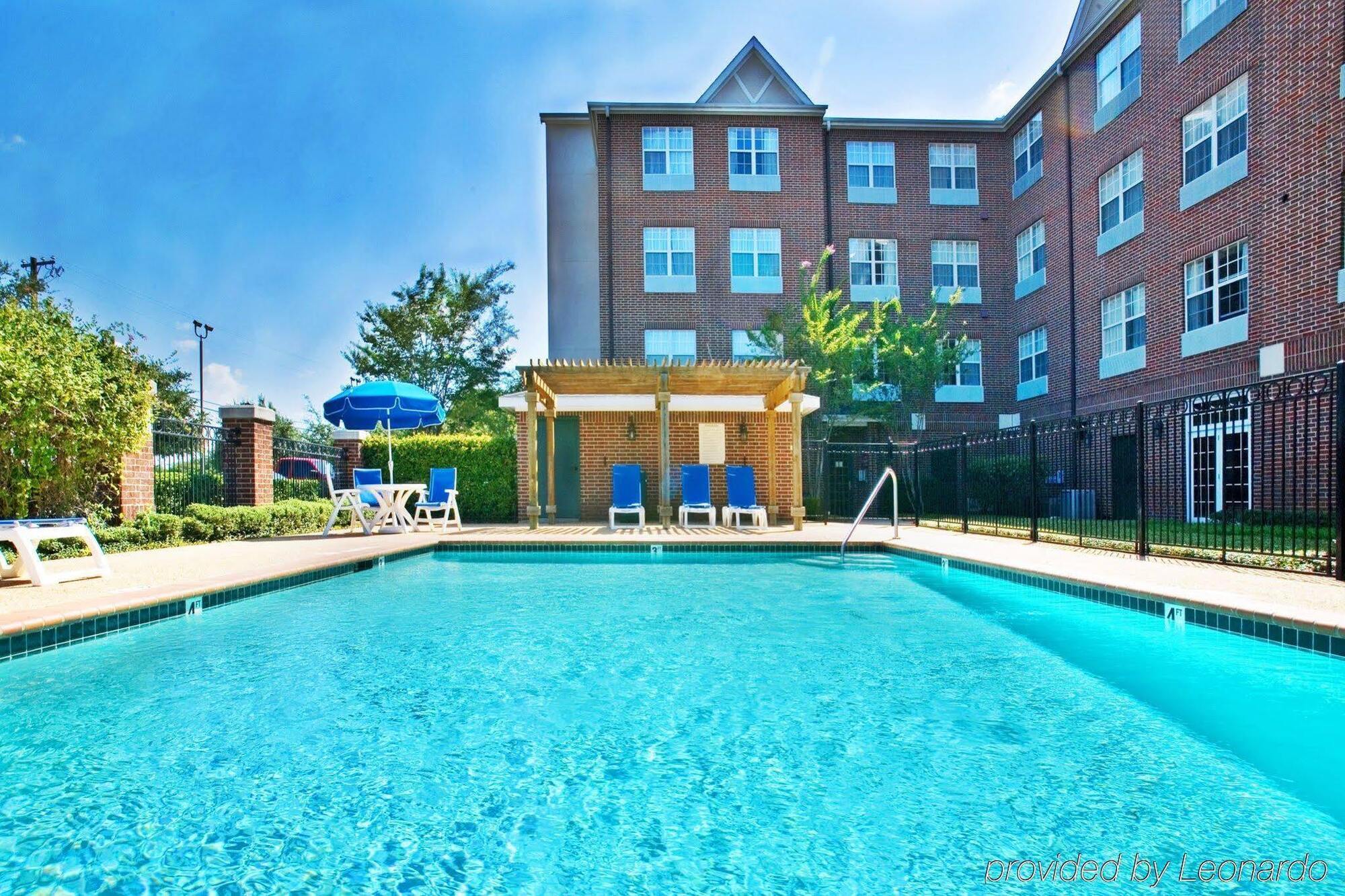 Holiday Inn And Suites Addison By Ihg Exterior foto